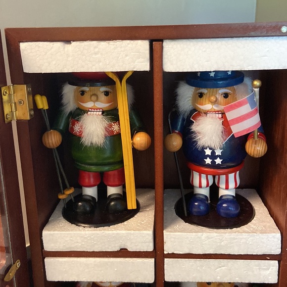 Set/8 Mini Detailed Nutcrackers w/ Custom Glass Display Case - Picture 7 of 11